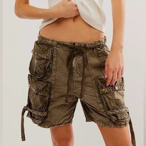 ❤️NWT Free people moon Bay parachute cargos. Size M. Super fresh:):)